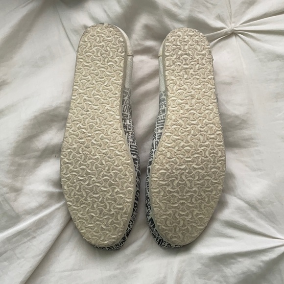 Toms Shoes Limited Edition Carpe Diem Toms Poshmark Toms Shoes Limited Edition Carpe Diem Toms Poshmark